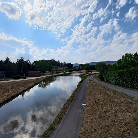 Aupres Du Lavoir Remigny Dış mekan fotoğraf